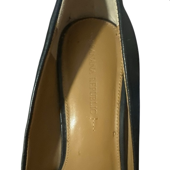 Banana republic black leather pumps - Picture 6 of 8
